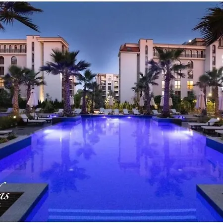 Cascadas Pool View Luxury Sunny Resort *