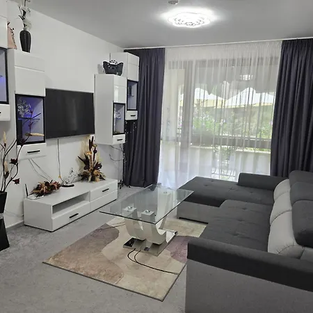 Курортний комплекс Cascadas Pool View Luxury Sunny