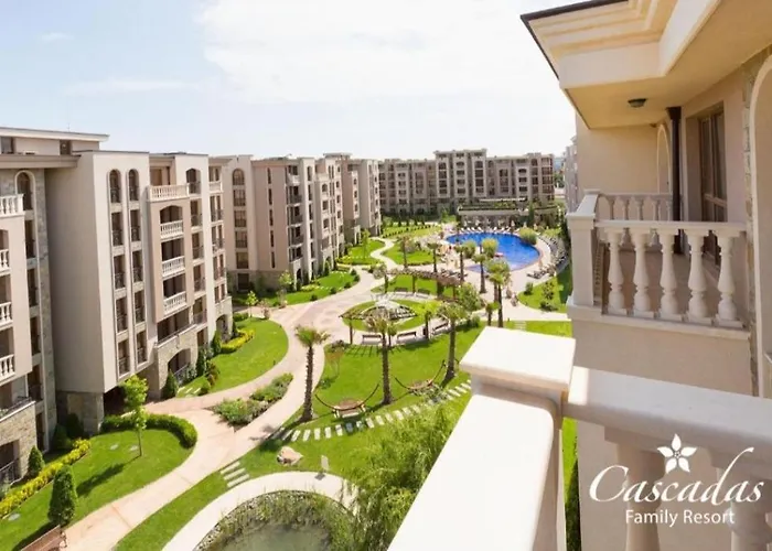 אתר נופש Cascadas Pool View Luxury Sunny סאני ביץ'