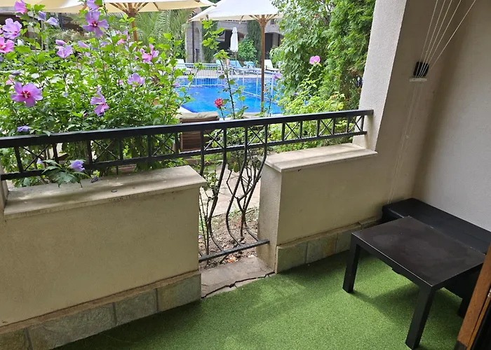 אתר נופש Cascadas Pool View Luxury Sunny סאני ביץ'